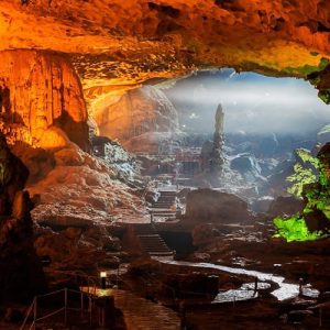 Hang Sửng Sốt Vịnh Hạ Long