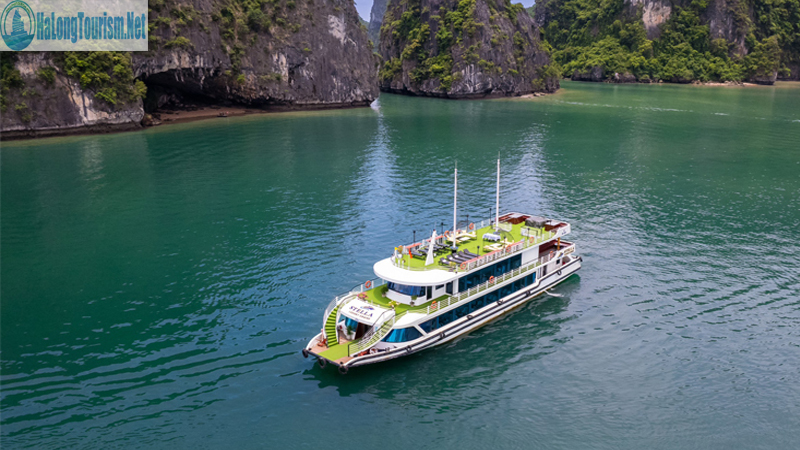 Cho thuê tàu đi Vịnh Hạ Long