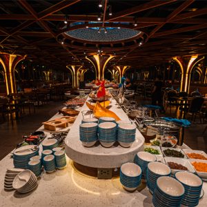 Nhà hàng du thuyền Dolphin cruise