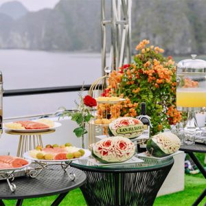 Sunset Party trên du thuyền